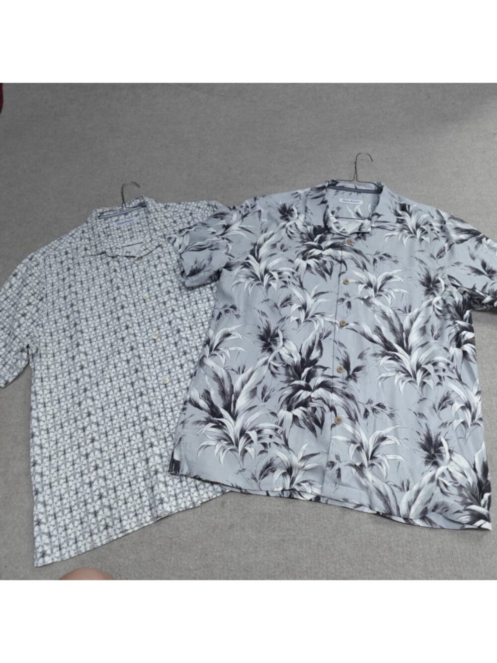 Tommy Bahama Shirt Large Gray Loop Collar Floral Silk Geometric Lot of 2